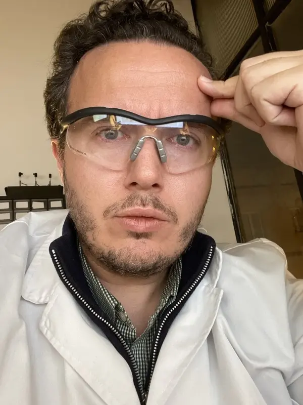 Santiago en el taller