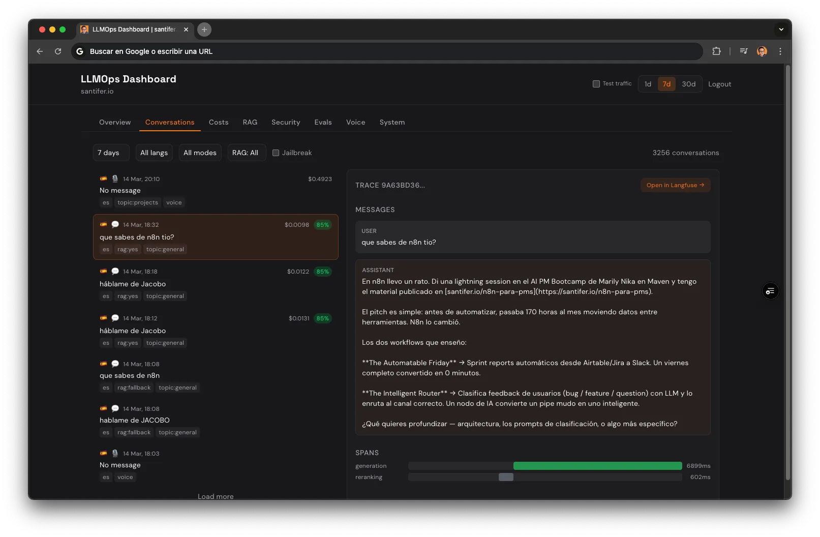 Dashboard LLMOps: tab Conversations — lista de conversaciones reales con coste, tags, idioma y detalle de traza con spans