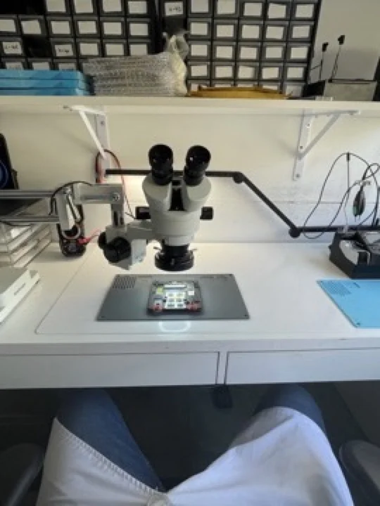 Estación de microsoldadura en Santifer iRepair